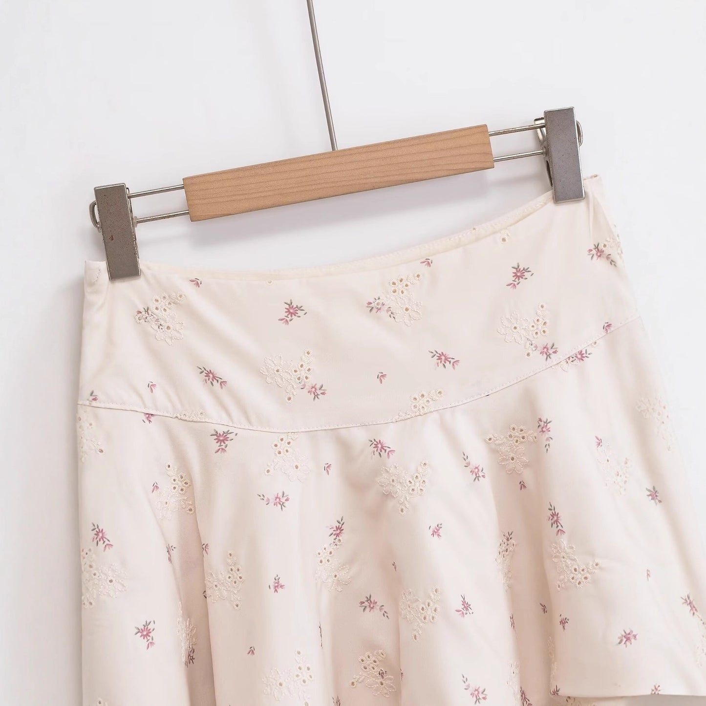 Colorful flower embroidery mid waist mini skirt